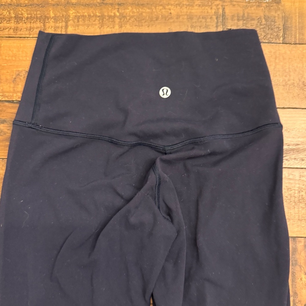LULU🍋 Align‎ Crop - Deep Indigo - Picture 5 of 6